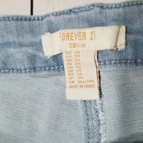 FOREVER 21 Mid Rise Light Denim Skinny Jeans - Picture 7 of 8